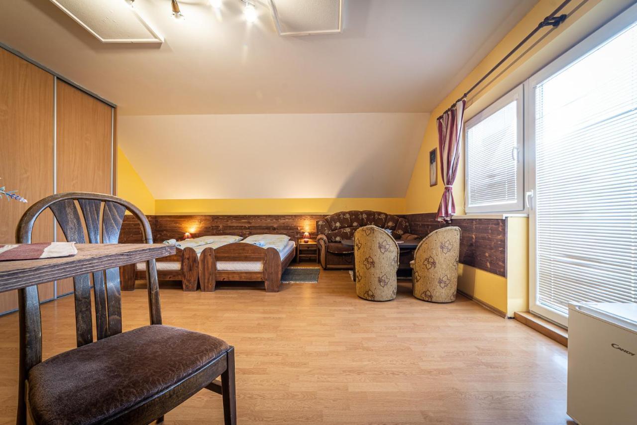 Penzion & Bar Natali Spissky Stvrtok Extérieur photo