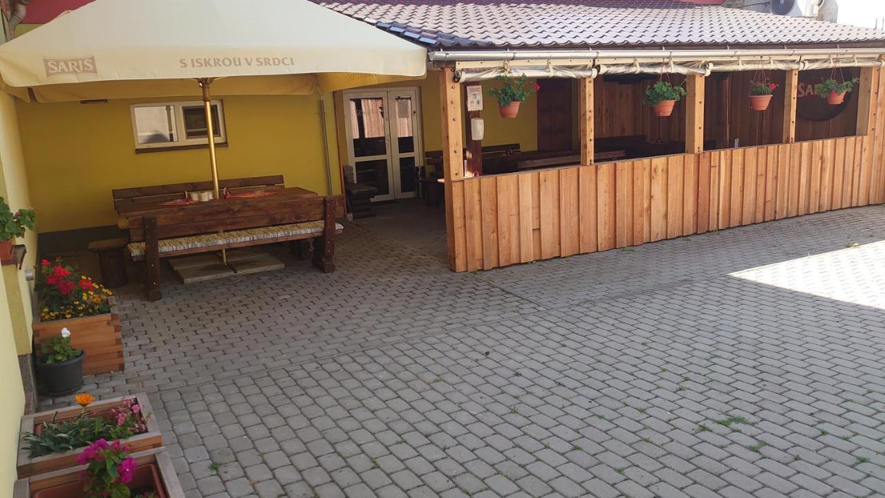 Penzion & Bar Natali Spissky Stvrtok Extérieur photo